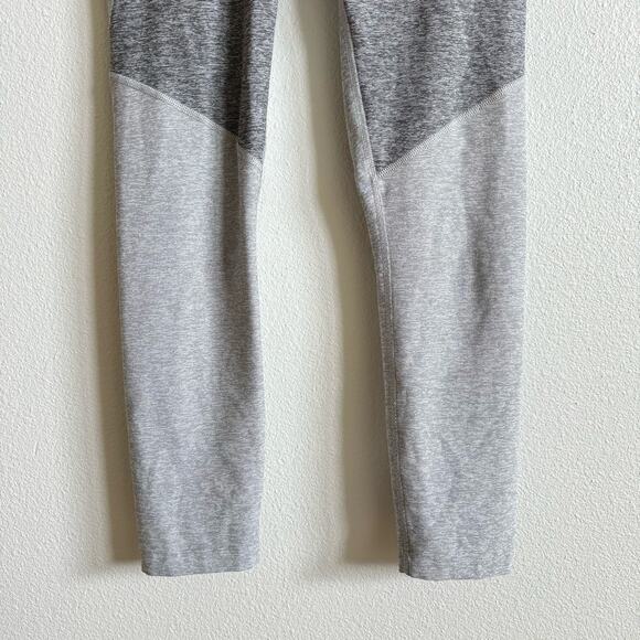Outdoor Voices Gray Colorblock Warmup 3/4 Cropped Leggings Women's Small - Picture 4 of 7